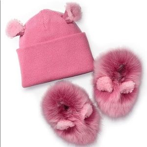 UGG Pinkipuff Slipper & Beanie Set